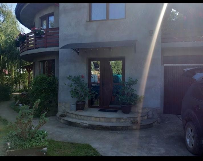 Casă cu 4 camere în Central