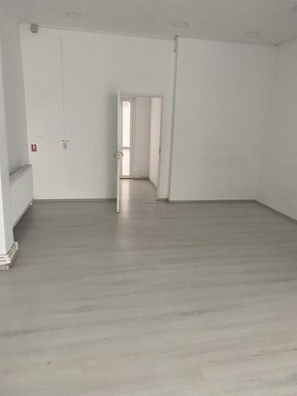 Spațiu comercial, de 90 mp, în Central
