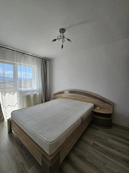 Apartament cu 2 camere decomandat în Vest