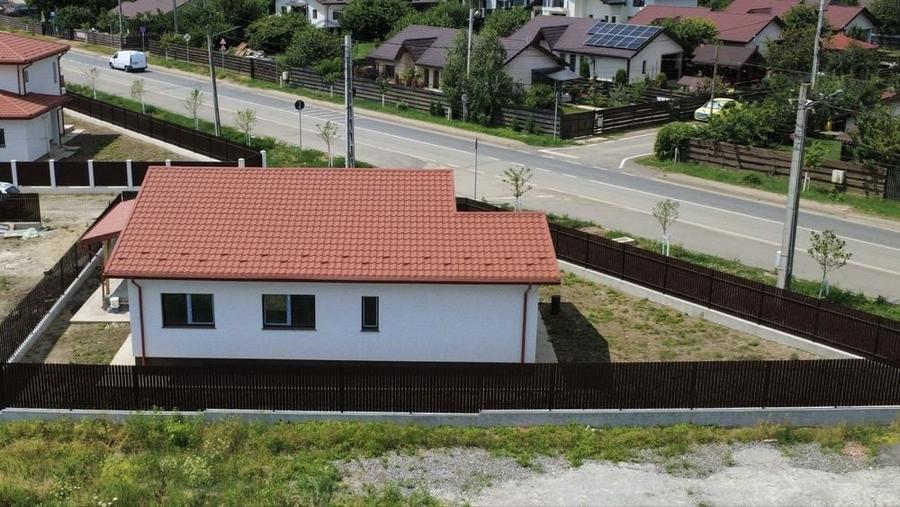 Casă cu 3 camere în Valea Ursului