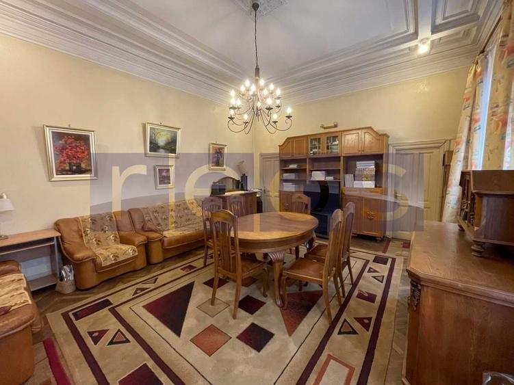 Apartament cu 4 camere decomandat în Magheru