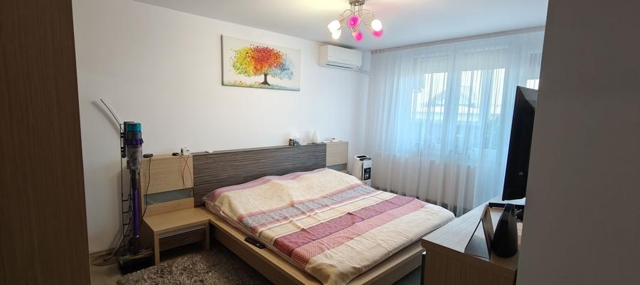 Apartament cu 3 camere decomandat în Chiajna