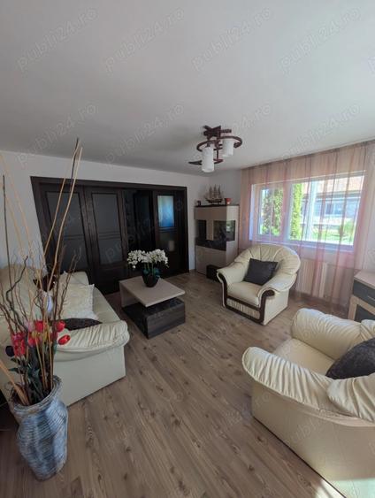 Apartament cu 3 camere decomandat în Bonțești