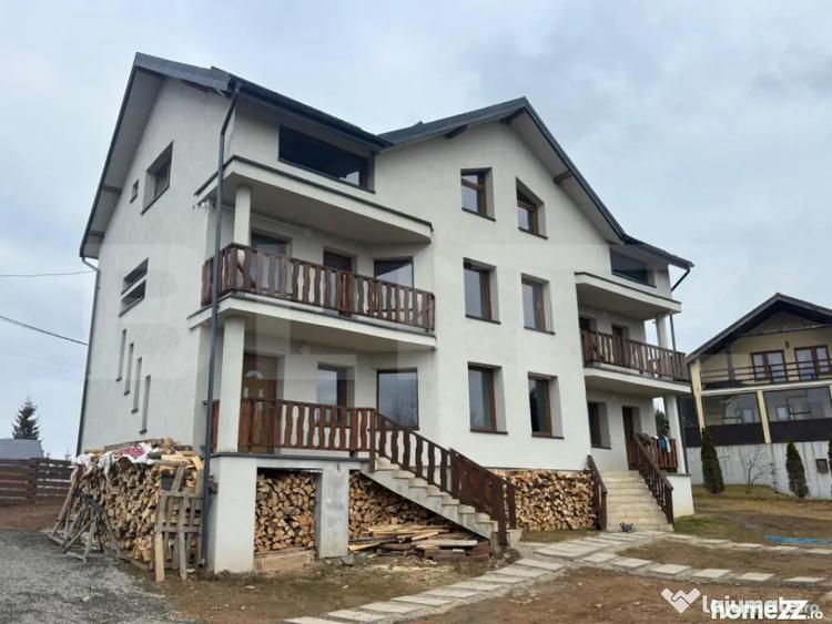 Casă cu 10 camere cu Teren 1000 Mp în Mănăștur