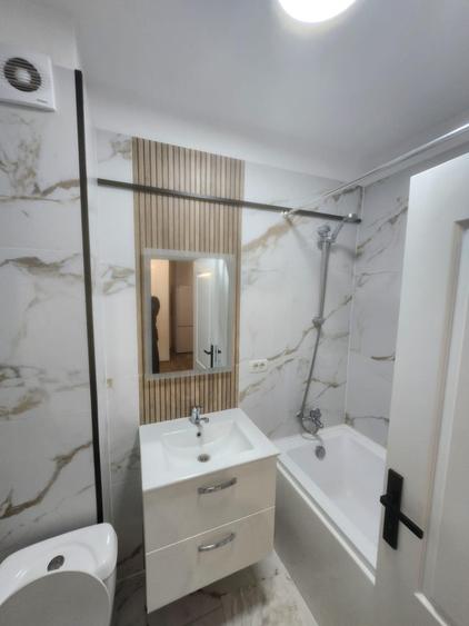 Apartament cu 2 camere semidecomandat în Roșu