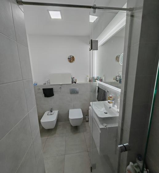 Apartament cu 4 camere decomandat în Alexandru cel Bun