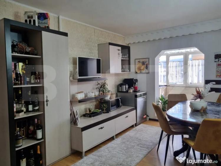 Apartament cu 3 camere decomandat în Central