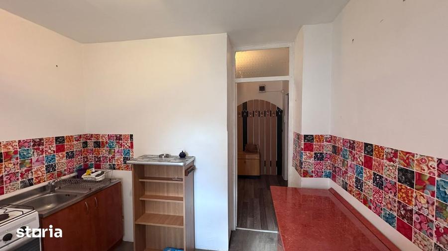 Apartament cu 3 camere în Decebal