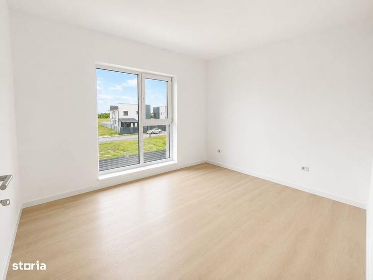 Casă cu 4 camere cu Teren 350 Mp în Domnești