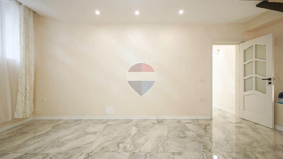 Apartament cu 3 camere decomandat în Bod