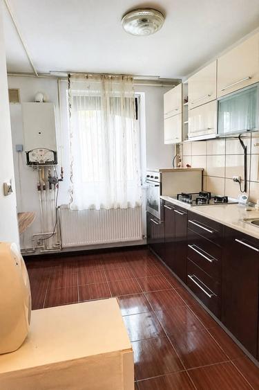 Apartament cu 3 camere decomandat, mobilat în Antiaeriană
