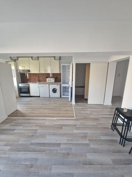 Apartament cu 3 camere în Tineretului