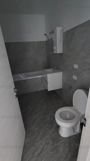 Apartament cu 3 camere nedecomandat în Giroc