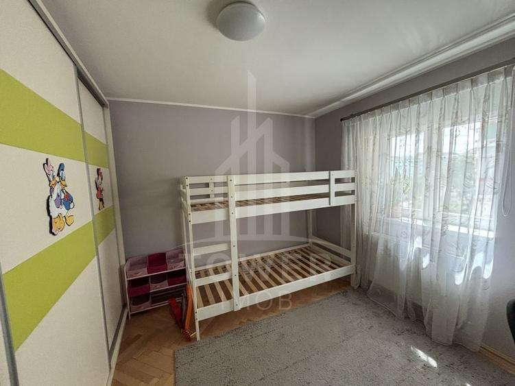 Apartament cu 3 camere decomandat, mobilat în Cedonia