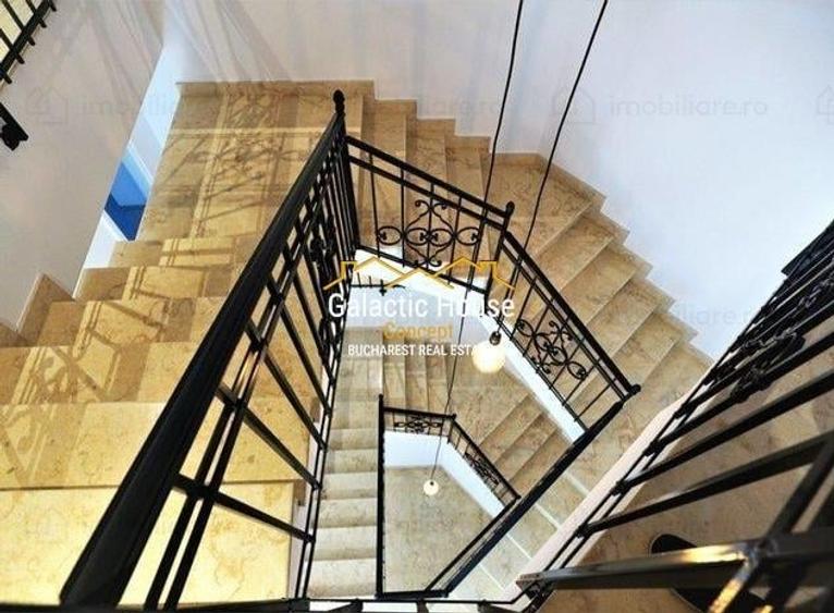 Casă individuală cu 12 camere cu Teren 475 Mp în Romană