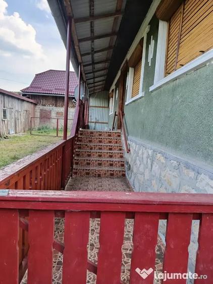 Casă cu 3 camere în Central