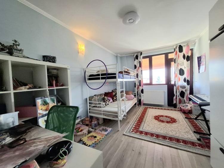 Apartament cu 5 camere decomandat, mobilat în Colentina