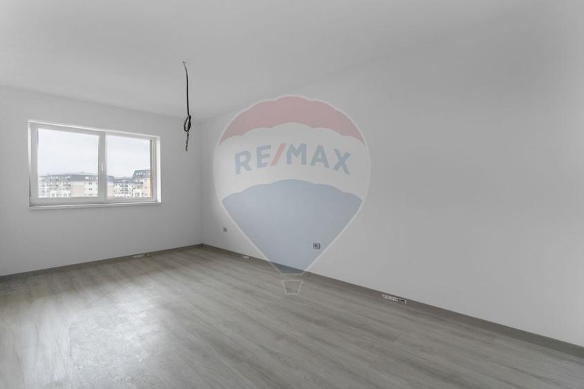 Apartament cu 2 camere semidecomandat în Sânpetru