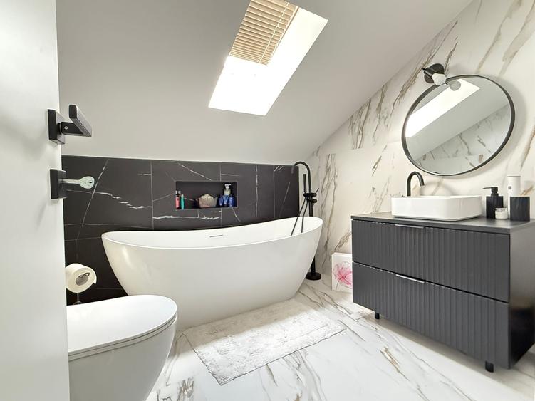 Penthouse cu 4 camere decomandat în Dumbrăvița
