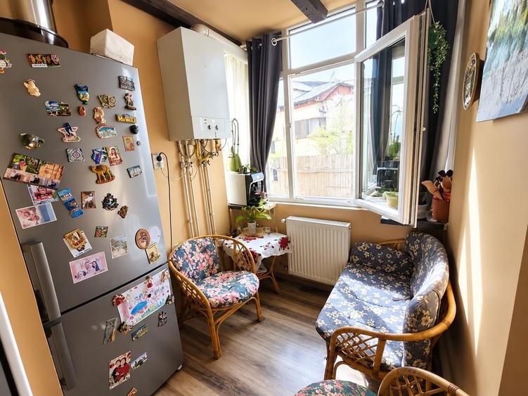 Apartament cu 3 camere decomandat în Exterior Vest