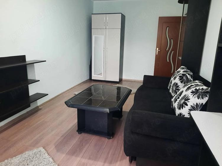 Garsonieră decomandată în Central