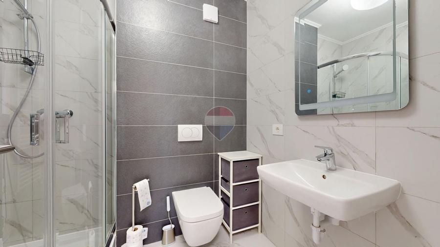 Apartament cu 3 camere decomandat, mobilat în Tractorul