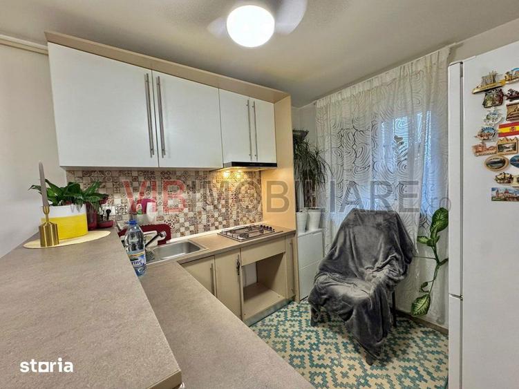 Apartament cu 3 camere decomandat, mobilat în Giulești