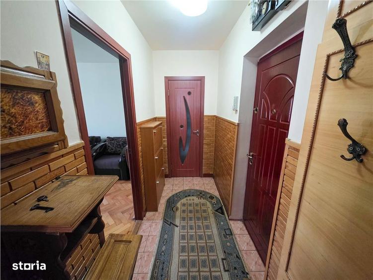 Apartament cu 2 camere decomandat în Dâmbu Pietros