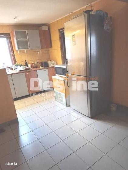 Casă cu 4 camere cu Teren 1521 Mp în Poiana