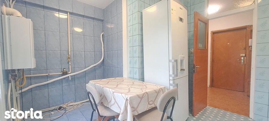Apartament cu 3 camere decomandat, mobilat în Rahova