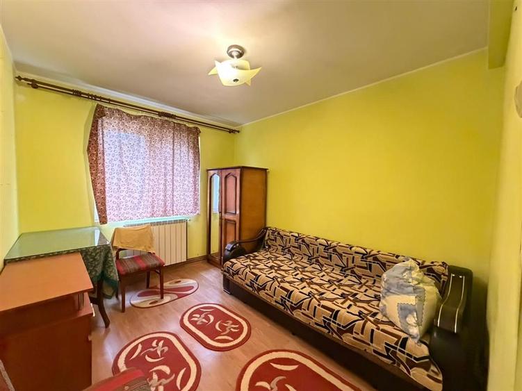 Apartament cu 2 camere semidecomandat în Podu Roș