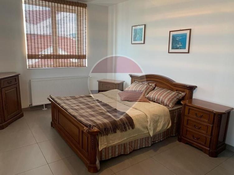 Apartament cu 3 camere decomandat, mobilat în Central