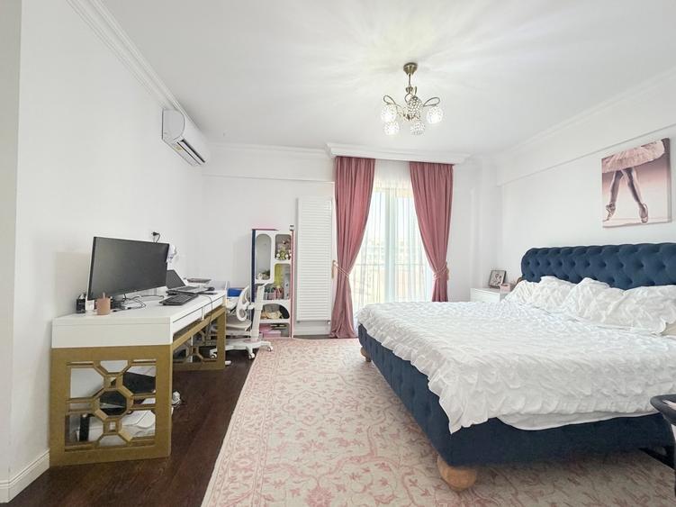 Apartament cu 4 camere decomandat în Domenii