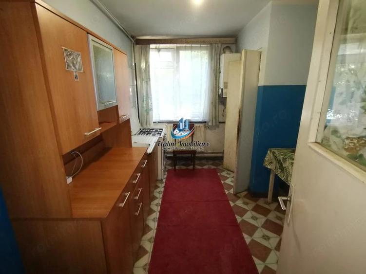 Apartament 2 camere decomandat, parter, zona Scolii 10 Precista - 1