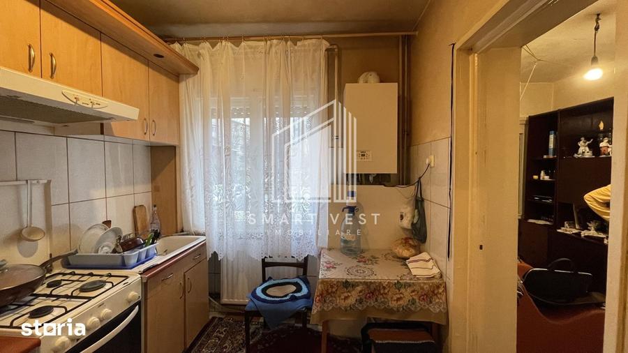 Apartament cu 4 camere semidecomandat în Micro 15