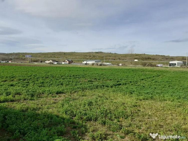 Teren de 900 mp, în Luna