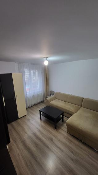 Garsonieră decomandată în Central