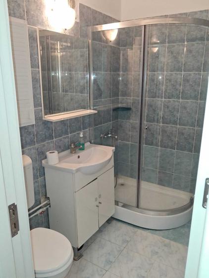 Apartament cu 3 camere semidecomandat în Nord