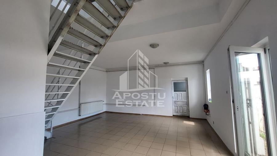 Casă cu 5 camere cu Teren 1000 Mp în Badea Cârțan