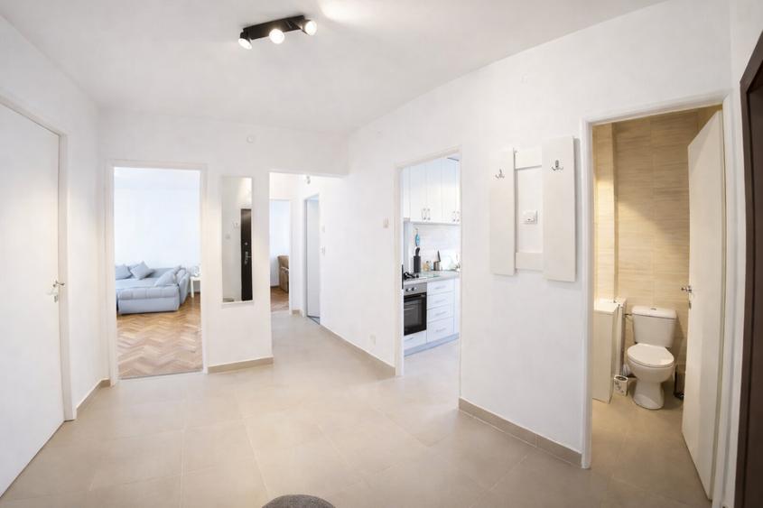 Apartament cu 3 camere decomandate, confort sporit, etaj 2, zona Plopilor - 1