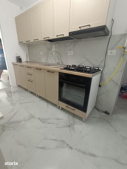 Apartament cu 3 camere decomandat în Petros