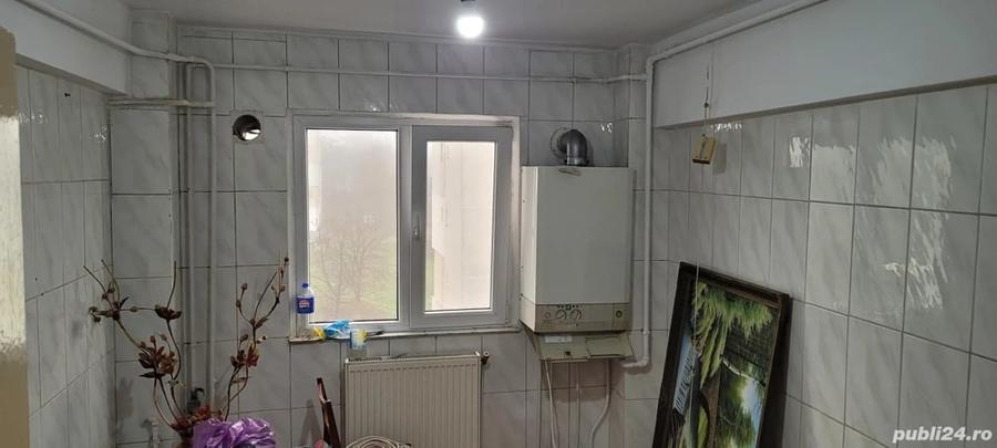 Apartament cu 3 camere decomandat în Republicii