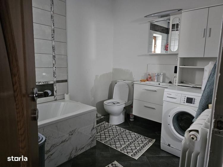 Casă cu 4 camere cu Teren 300 Mp în Frumoasa