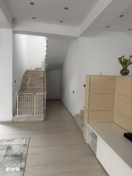 Casă cu 4 camere cu Teren 500 Mp în Central