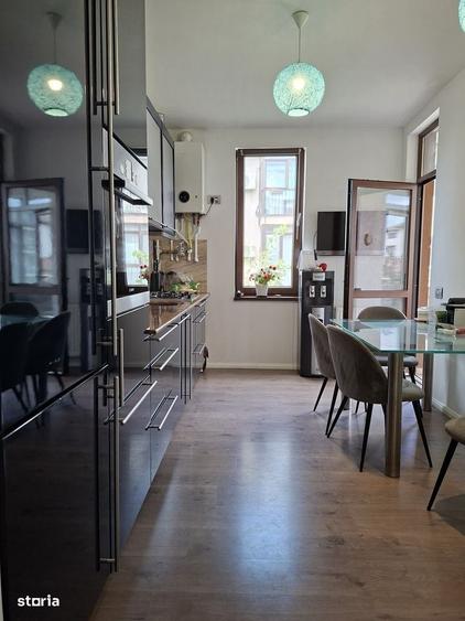 Apartament cu 3 camere în Dobroești