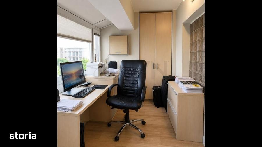 Apartament cu 4 camere decomandat în Victoriei