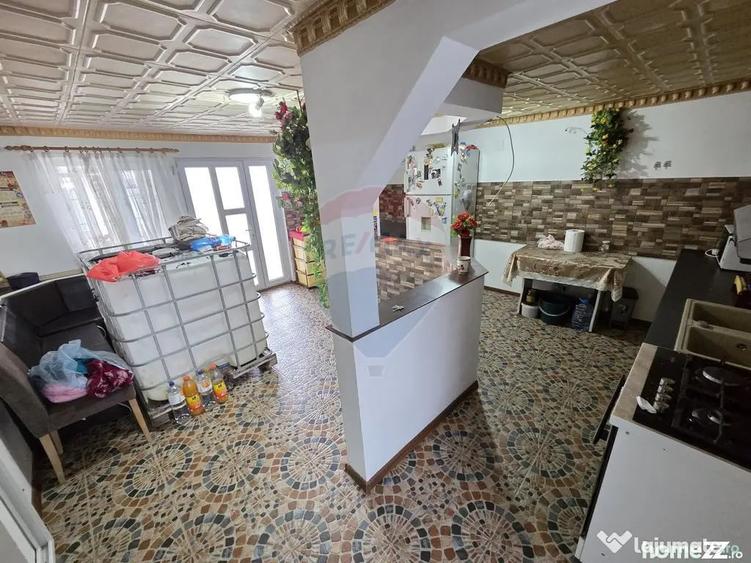 Casă cu 3 camere cu Teren 1000 Mp în Bătinești