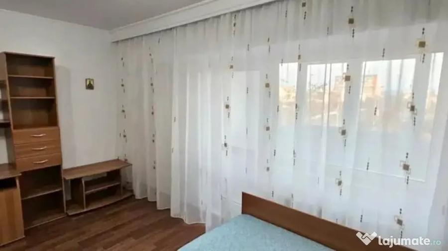 Garsonieră decomandată în Podu Roș
