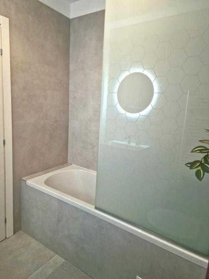 Inchiriez apartament cu 2 camere in zona Coresi - 2