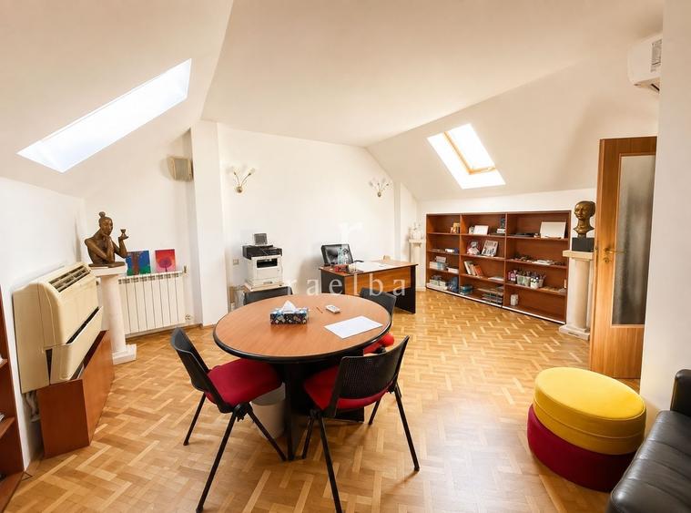 Duplex cu 12 camere cu Canalizare în Șoseaua Nordului